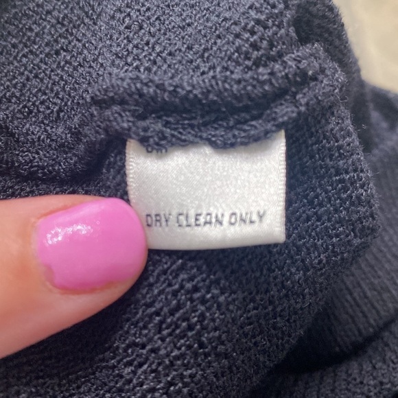 St.John basics black crop knit pants size 10 - Picture 7 of 9